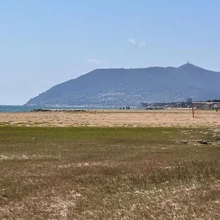 Sabrina Vicina Al Mare *