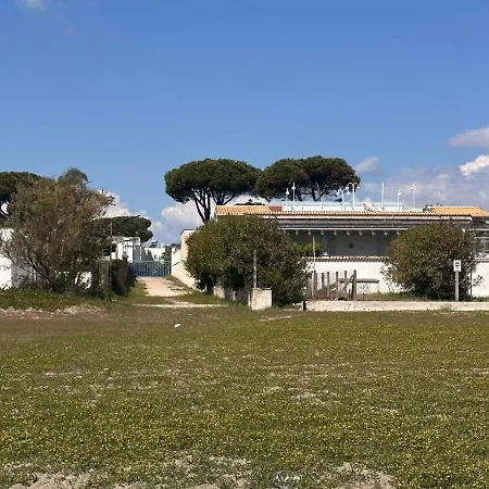 Sabrina Vicina Al Mare Terracina
